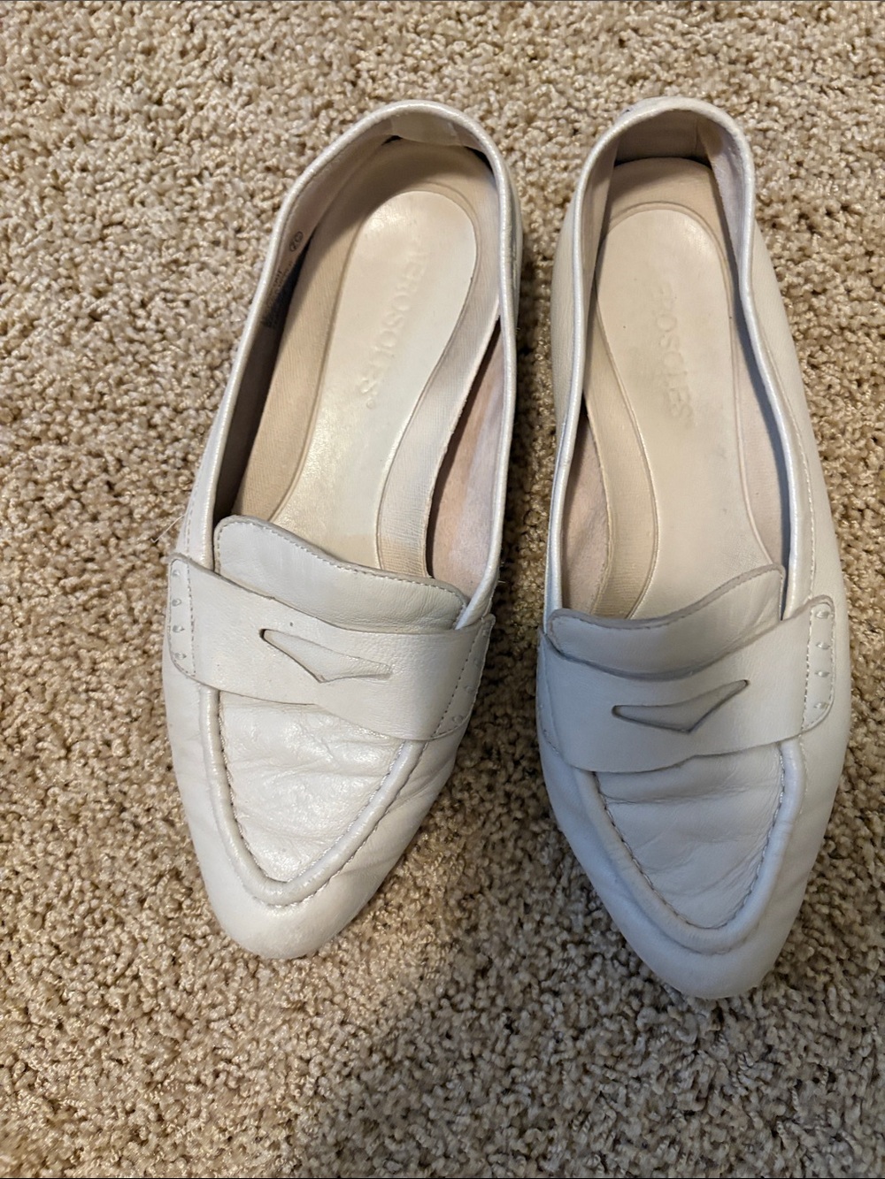 AEROSOLES Cream Leather Pointed-Toe Loafers Size 7